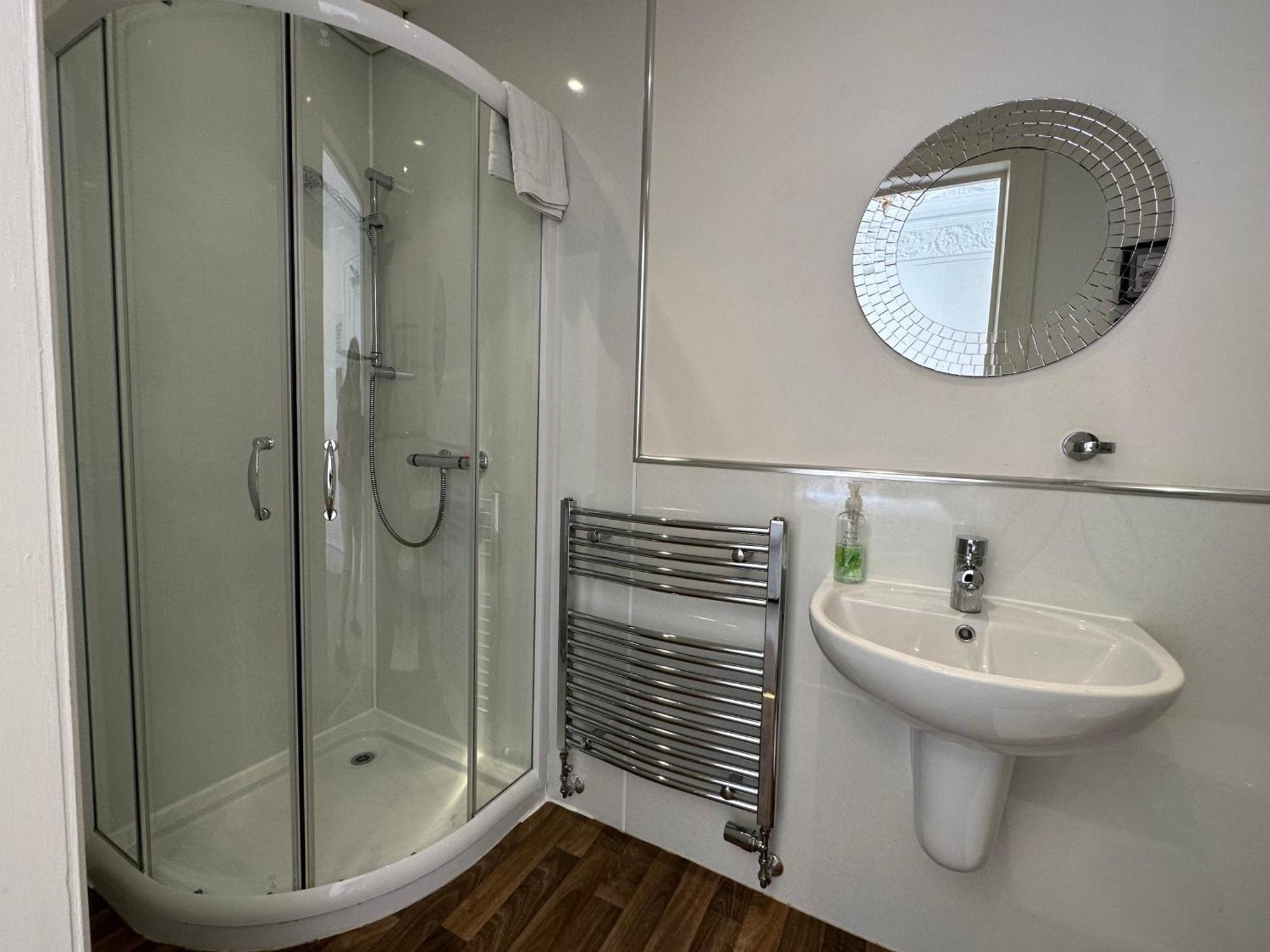 Third House Guest House Абърдийн Екстериор снимка
