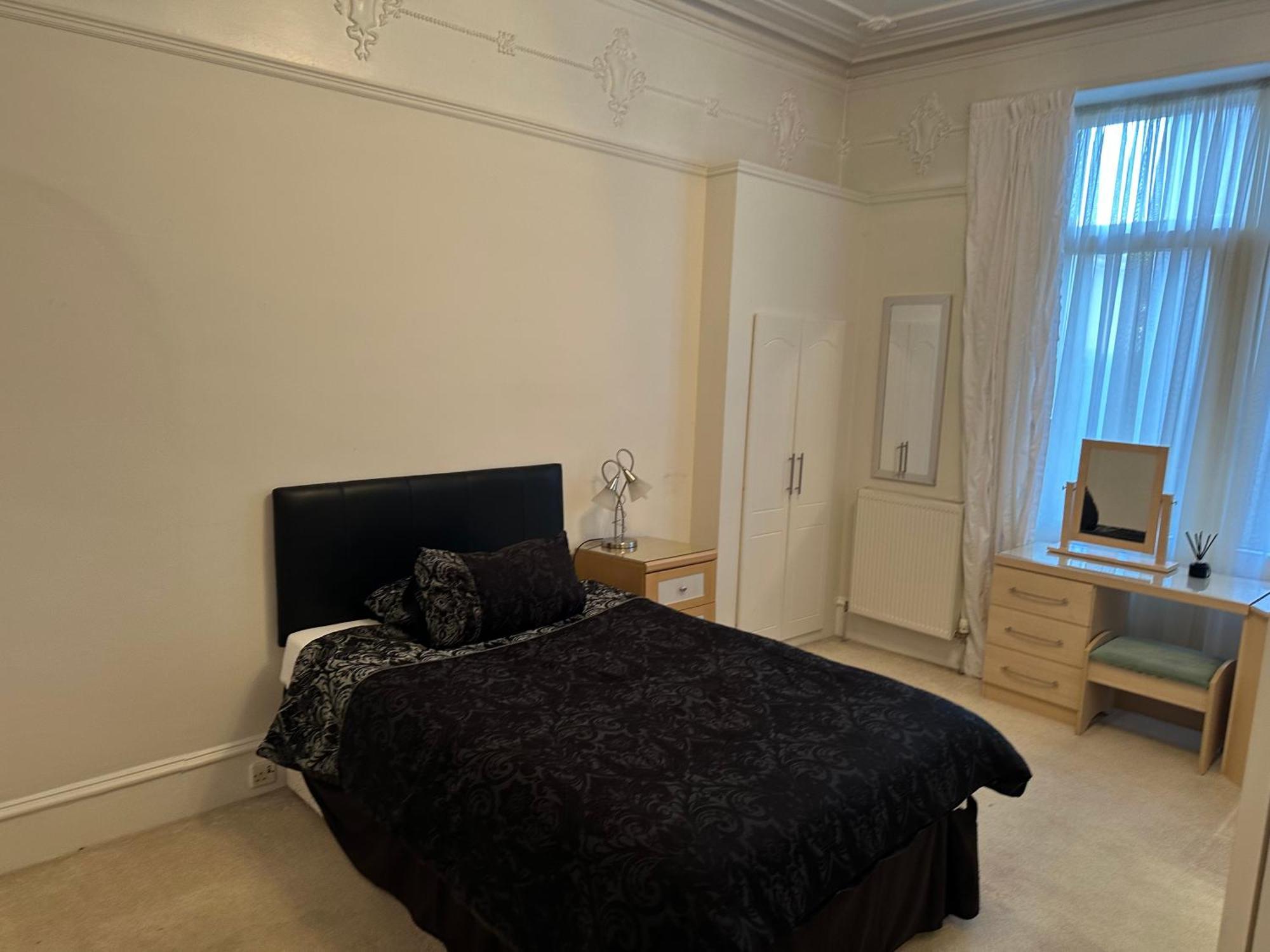 Third House Guest House Абърдийн Екстериор снимка